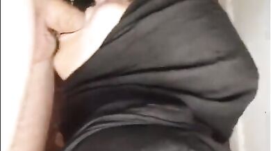 محجبة متعطشة للقضيب