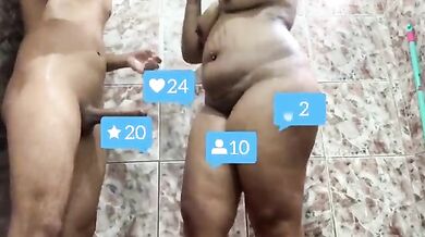 يفشخ طيز شرموطة في الحمام - سكس مصري