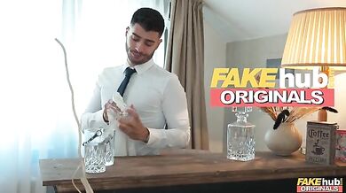 الاخ يستمتع مع اخته ويديها زبر ف كسها ساخن