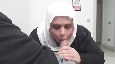 مصرية في عيادة  تقول عايزة زبرك