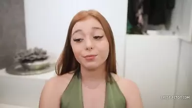 الام و الابنة يمارسون سكس محارم