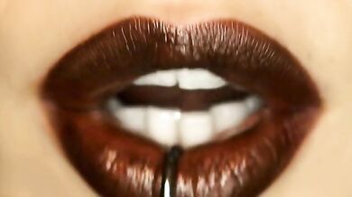 اختي الممحونة تحب مص قضيبي