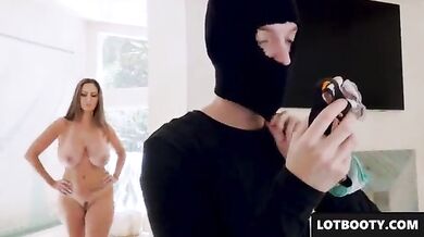 طيز ابيض مربرب سمين - سكس مترجم