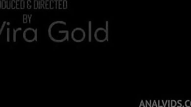 نيك جماعي نيك عاهرة تأخذ زب في كسها و زب في فمها