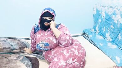 مصرية صاحبة الوشم تتناك على السرير- سكس مصري